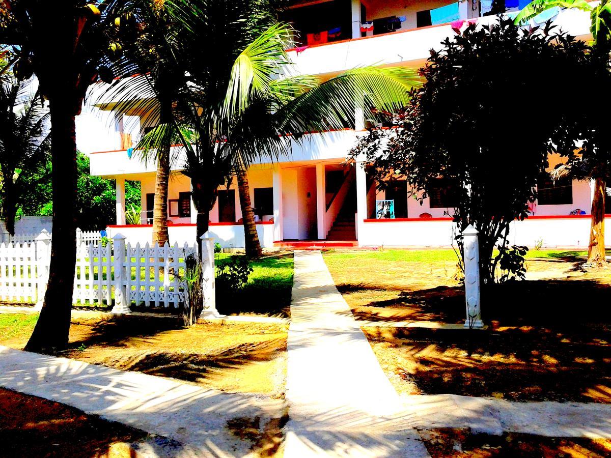 Ram'S Surfing Beach,Midigama Exterior photo